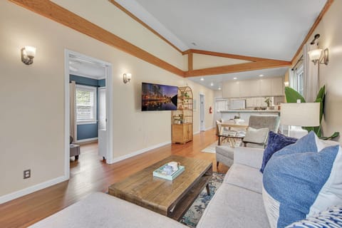 Living room: sofa bed with smart TVDi