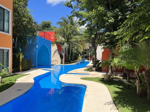 Amazing lazy river swimming pool.