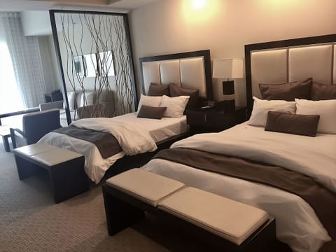 Comfortable Unit with 2 Double beds