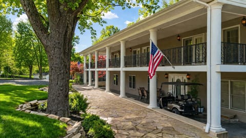 Beautiful Southern Columns on front of building
