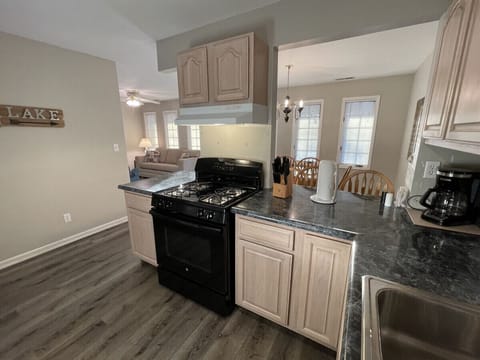 Equipped kitchen for you cooking needs