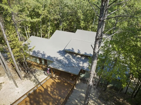 Plenty of natural light & shades, relaxation for all four seasons!