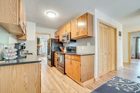 Kitchen | Cooking Basics | Trash Bags/Paper Towels Provided