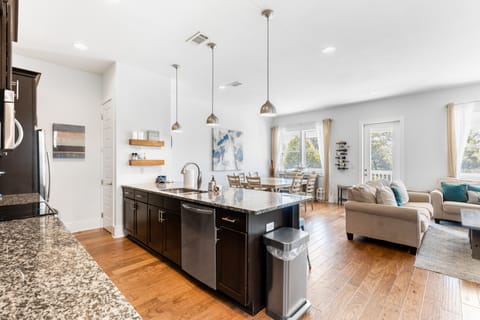 Fully-equipped with convenient grocery shopping nearby.