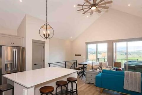 Great open floor plan for views, seating and activities! 