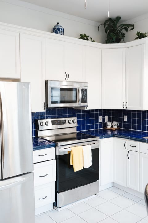 Kitchen - brand new LG stove and microwave