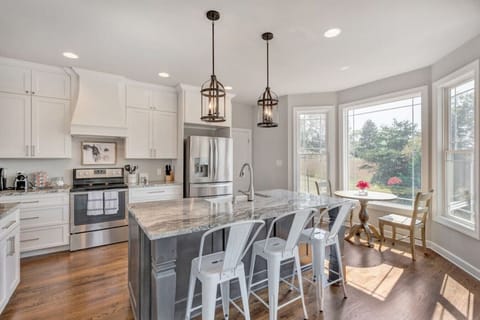 Barstools for 3 and a breakfast nook for two to enjoy morning coffee/pastries