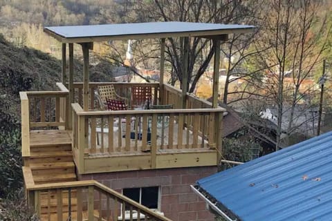 The "sky deck" overlooking the town.