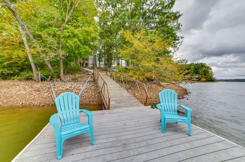 Cadiz Vacation Rental | 3BR | 3.5BA | 3,600 Sq Ft | Step-Free Entry