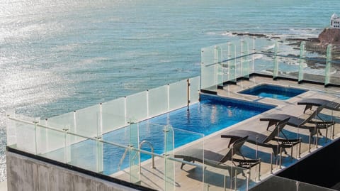 vista a la piscina