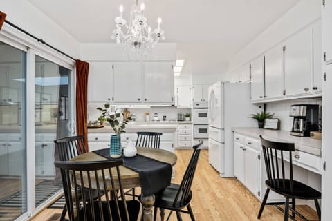 "The house was very spacious & decorated beautifully. The kitchen was well stocked with everything we needed to prepare meals." - Nydia