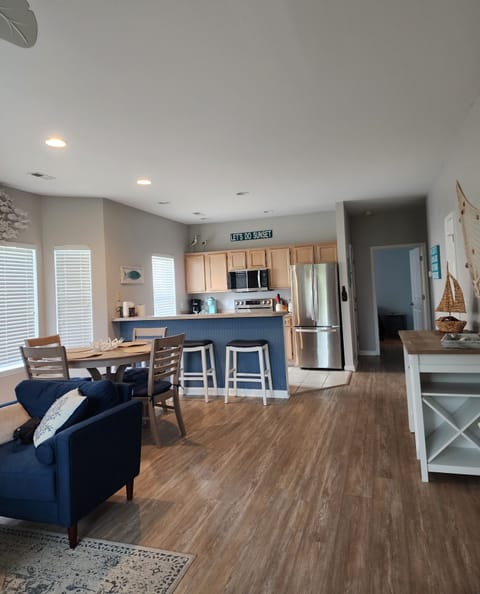 Living Room, Dining Area, Kitchen with all new appliances.