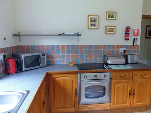 Kitchen/diner | Bo Nan Taigh Cottage, Aberfoyle