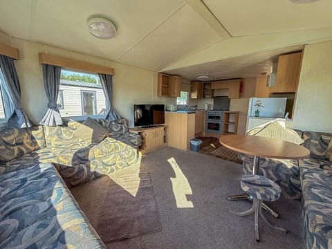 Spend quality time with your family on holiday at Southview Holiday Park, where the comfortable living room in a caravan provides a cosy retreat after visiting Fantasy Island Skegness.