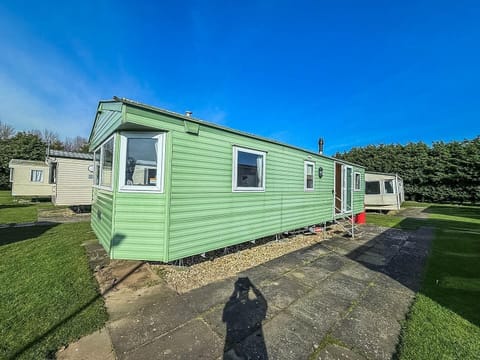 Make memories on your family holidays 2026 at Southview Holiday Park Lincolnshire, where the whole family can enjoy the best of British staycations near Skegness beach England.