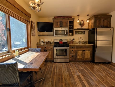 Kitchen & Dining area