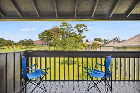 Private outdoor balcony patio w/ scenic views of the golf course & Country Club!