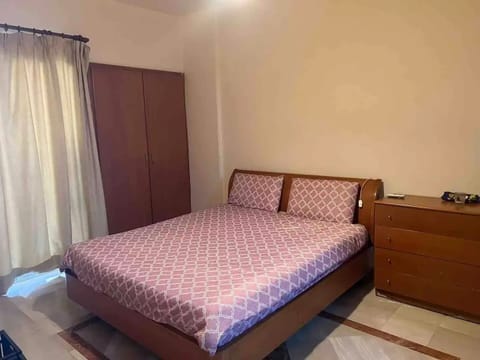 King Bed with comfortable Mattress 