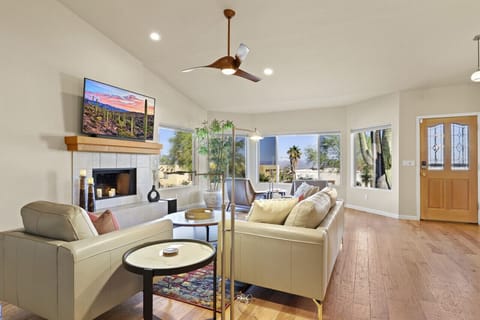 Living room with mountain views of Four Peaks!