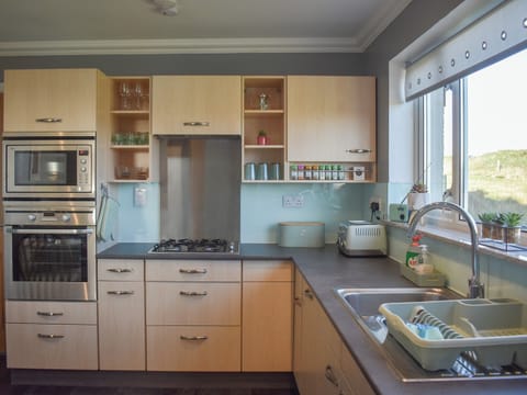 Kitchen/diner | Seaview, Upper Barvas