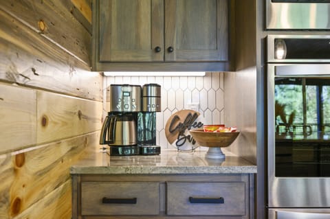 A coffee maker with a single serve or full pot option!