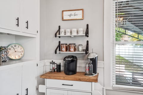 Coffee and Beer Bar, Keurig, Grinder, French Press, Local Coffee Beans, Fizzics