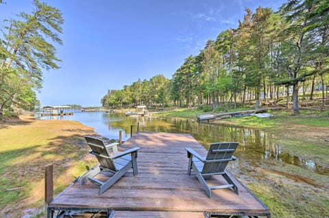 Anderson Vacation Rental | 6BR | 3BA | 3,500 Sq Ft | 1 Step Required for Access