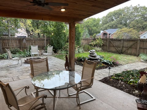 Backyard: dining area