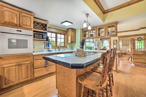 Kitchen | 1st Floor | Coffee Maker | Blender | Toaster