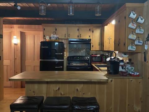 Kitchen with seating at peninsula