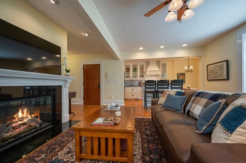 Welcome to Minette's Downtown Condo