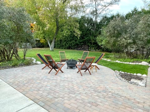 Gather the family around the fire pit to some s'mores and star gazing!
