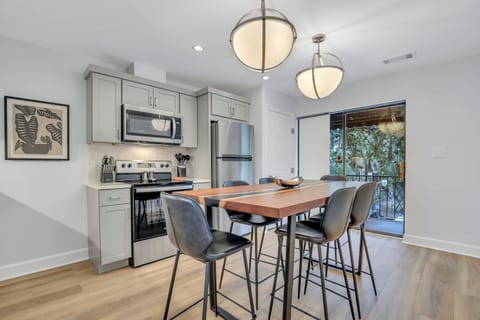 Welcome to Forsyth Oak Terrace!