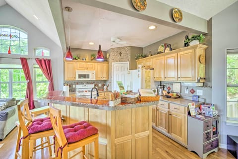 Kitchen | Cooking Basics | Dishwasher | Coffee Maker | Main Level