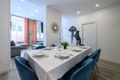 5BR 3BTH · City Center · Quiet · Temporary Stay Apartment in Centro