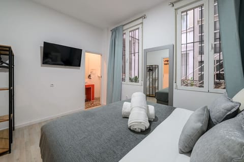 5BR 3BTH · City Center · Quiet · Temporary Stay Apartment in Centro