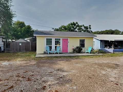 Welcome to El Flamingo - Sun Harbor Cottage #5!