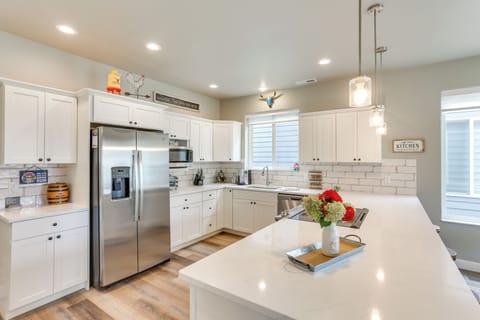 Kitchen | 1st Floor | Coffee Maker | Blender | Toaster | Crockpot