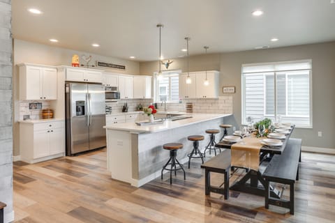 Kitchen & Dining Area | Stainless Steel Appliances | Cooking Basics