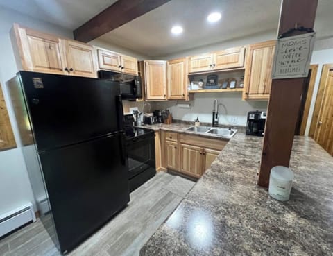 Fully stocked kitchen!