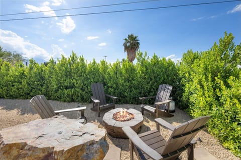 Imagine enjoying a drink & stargazing around the firepit. Propane provided!