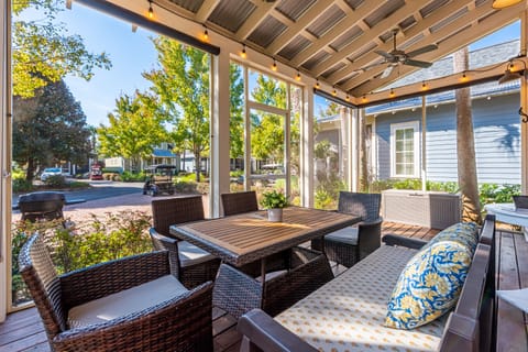 Screened in Porch
