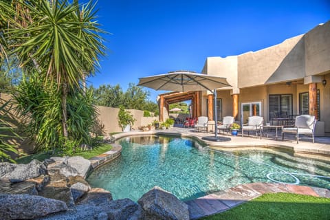 Fantastic patio and pool.
