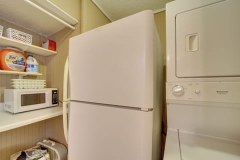 Laundry Room | Detergent Provided