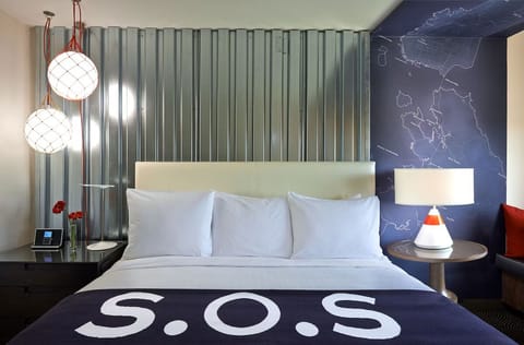 Unit with 1 King Bed