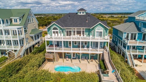 Welcome to La Grande Dame