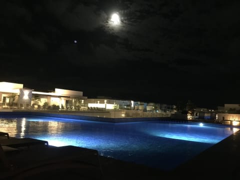 Fool moon pool 2