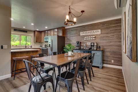 Large dining area to enjoy meals with seating for up to 10. 