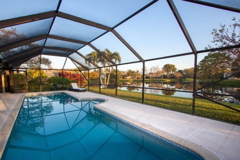 BEAUTIFUL SCREEN ENCLOSURE FOR ALL DAY LIVING AND VIEWING