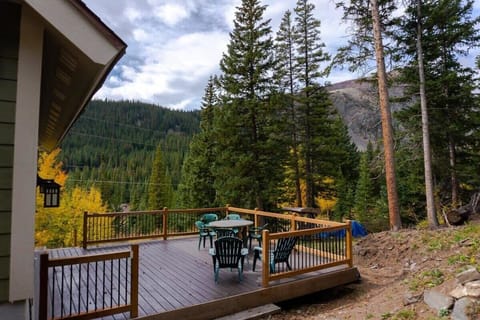 The view of the outdoor deck will amaze you with its gorgeous scenery and mountain views -- step out, relax, and breathe in the fresh mountain air as you gaze at the beautiful glow of the sunset.